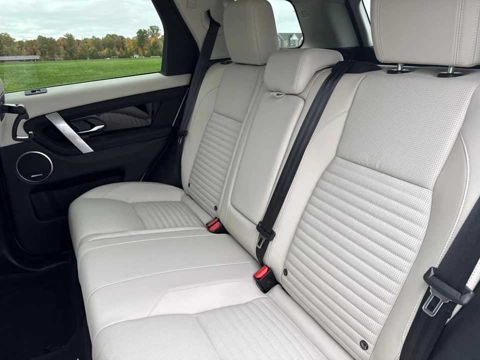 2024 Land Rover Discovery 5th Gen - Image 10 of 12