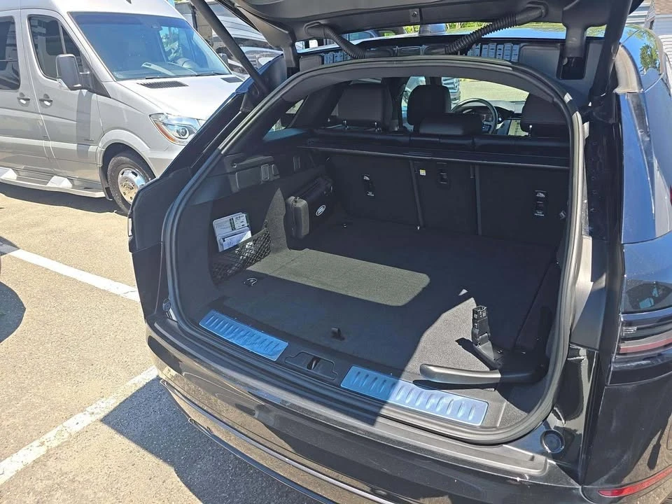 2024 Land Rover Range Rover Velar - Image 8 of 12