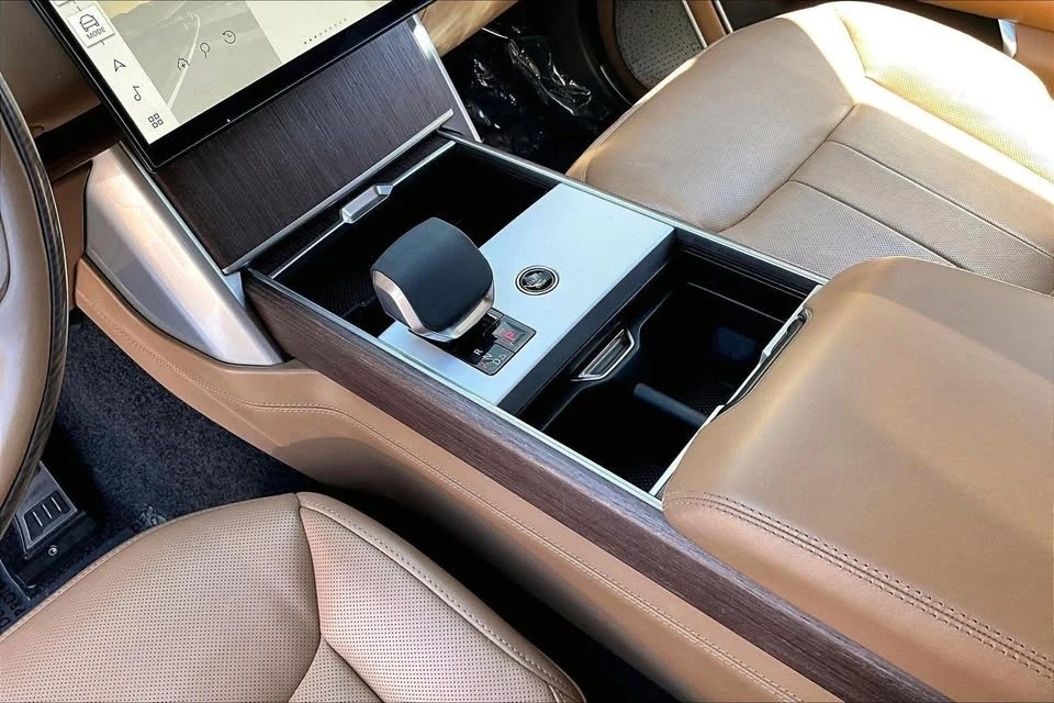 2024 Land Rover Range Rover L460 - Image 9 of 14