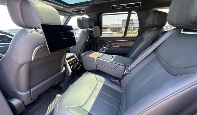 2024 Land Rover Range Rover L460 - Image 19 of 20