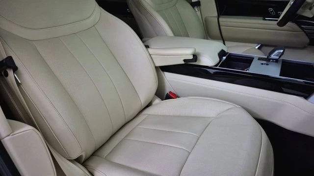 2024 Land Rover Range Rover L460 - Image 17 of 19