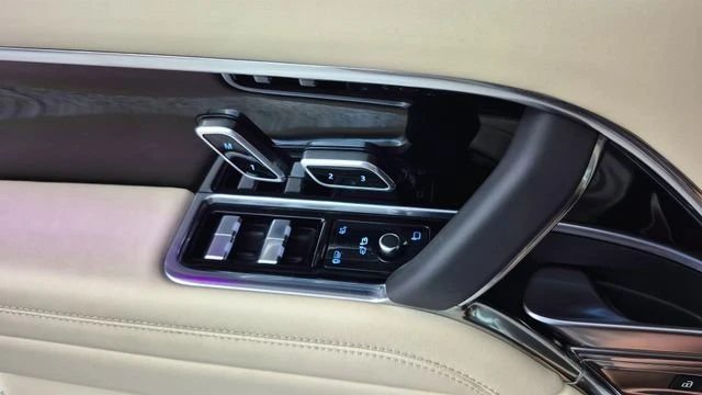 2024 Land Rover Range Rover L460 - Image 12 of 20