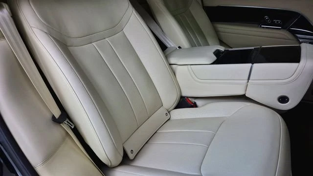 2024 Land Rover Range Rover L460 - Image 18 of 20