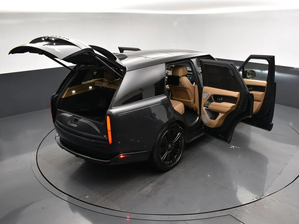 2024 Land Rover Range Rover L460 - Image 16 of 17