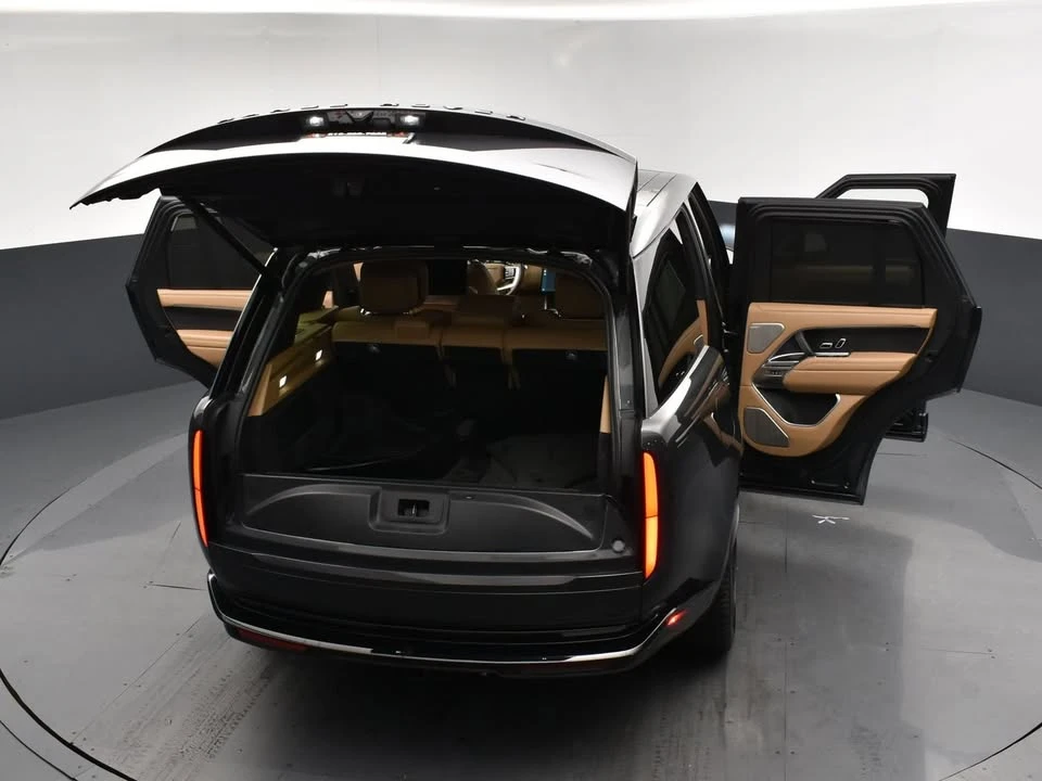 2024 Land Rover Range Rover L460 - Image 15 of 17