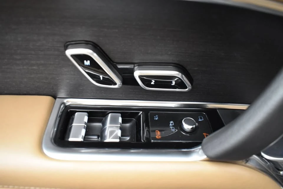 2024 Land Rover Range Rover L460 - Image 12 of 17