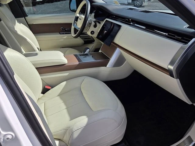 2024 Land Rover Range Rover L460 - Image 15 of 21
