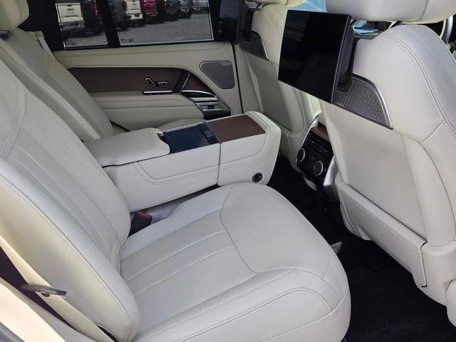 2024 Land Rover Range Rover L460 - Image 14 of 21