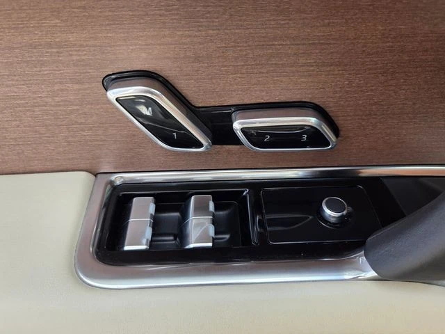 2024 Land Rover Range Rover L460 - Image 18 of 21