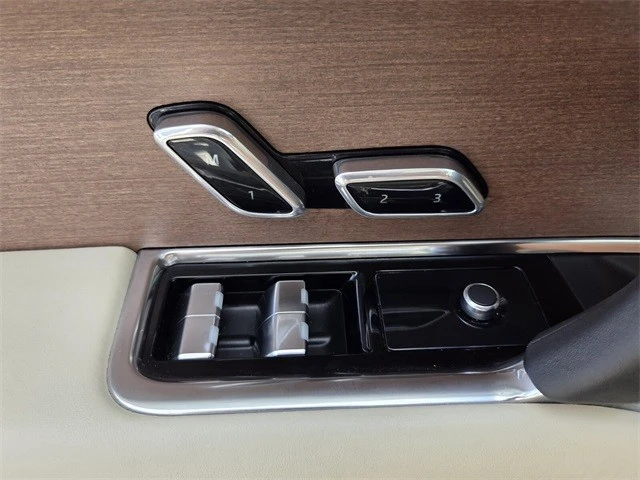 2024 Land Rover Range Rover L460 - Image 18 of 21