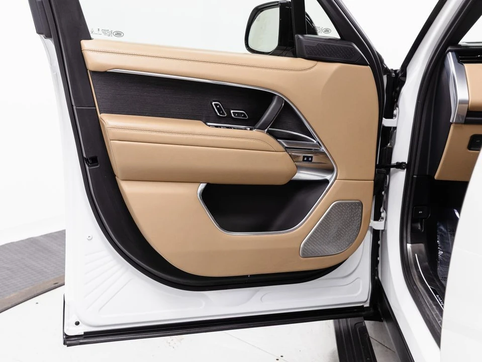 2024 Land Rover Range Rover L460 - Image 5 of 21