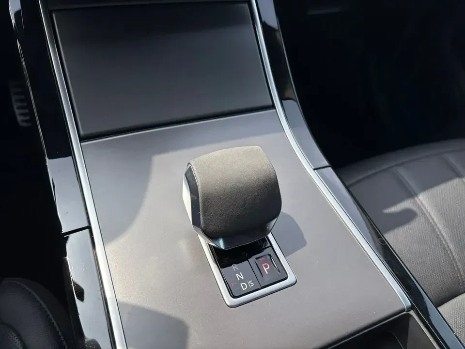 2024 Land Rover Range Rover Evoque 2nd Gen - Image 7 of 10