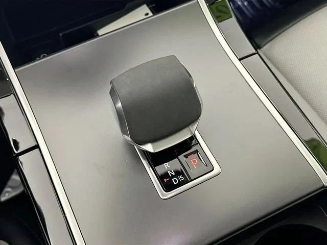 2024 Land Rover Range Rover Evoque 2nd Gen - Image 17 of 20