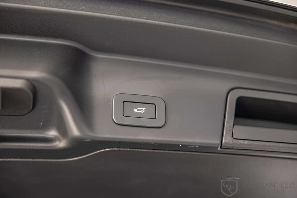 2024 Land Rover Range Rover Evoque 2nd Gen - Image 16 of 18