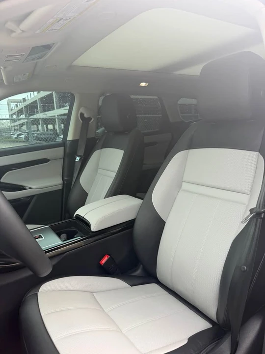2024 Land Rover Range Rover Evoque 2nd Gen - Image 13 of 14