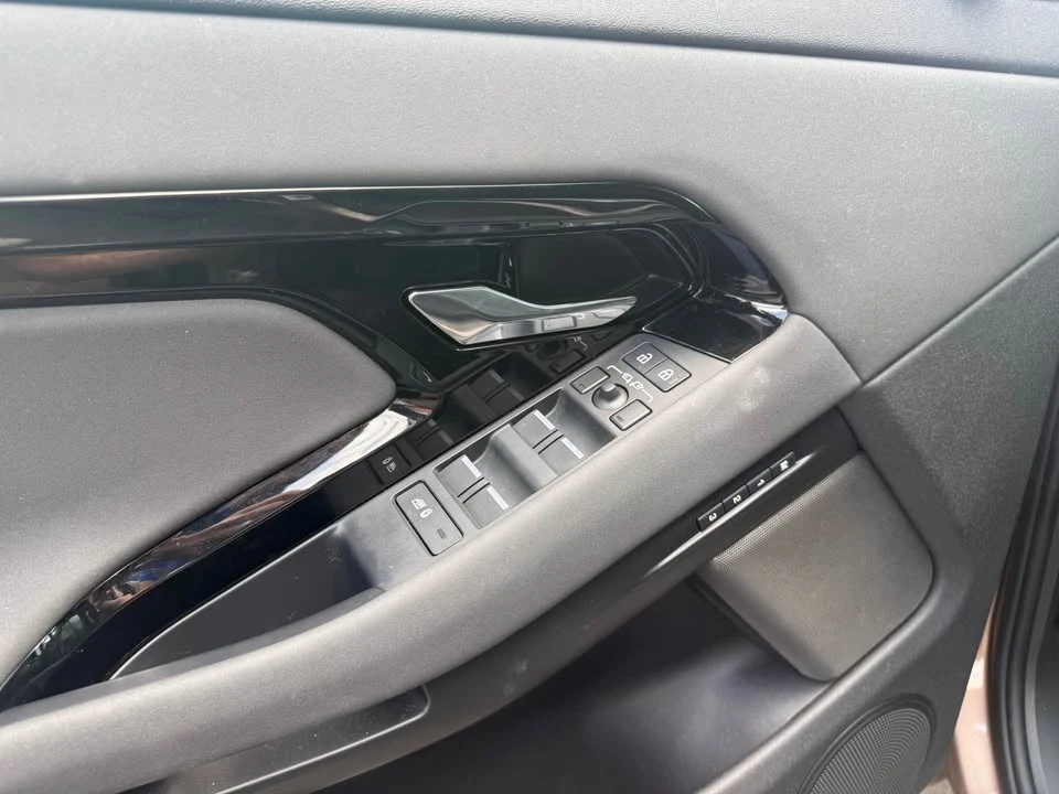 2024 Land Rover Range Rover Evoque 2nd Gen - Image 12 of 13