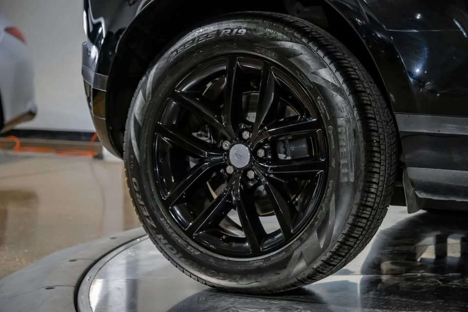 2024 Land Rover Range Rover Evoque 2nd Gen - Image 12 of 20