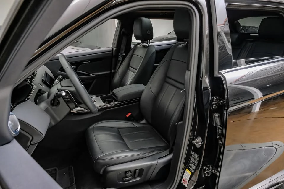 2024 Land Rover Range Rover Evoque 2nd Gen - Image 19 of 20
