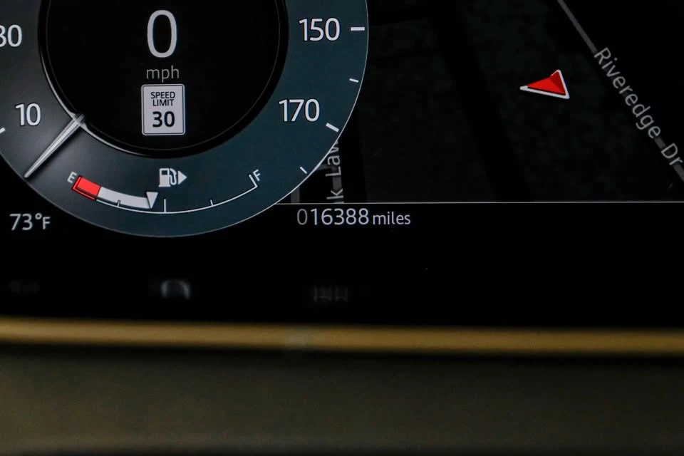 2024 Land Rover Range Rover Evoque 2nd Gen - Image 9 of 19