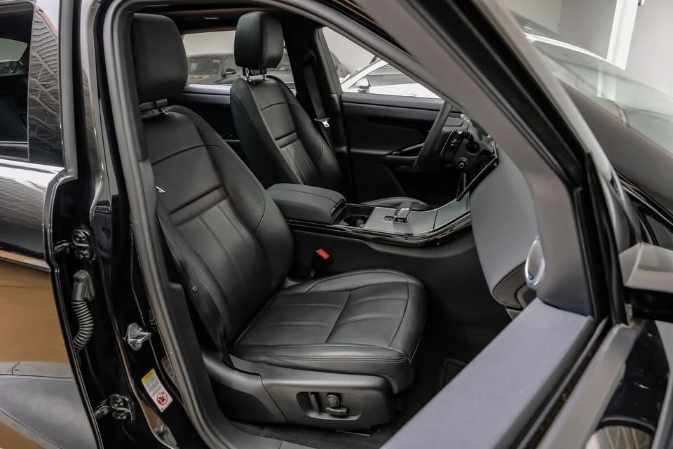 2024 Land Rover Range Rover Evoque 2nd Gen - Image 18 of 20