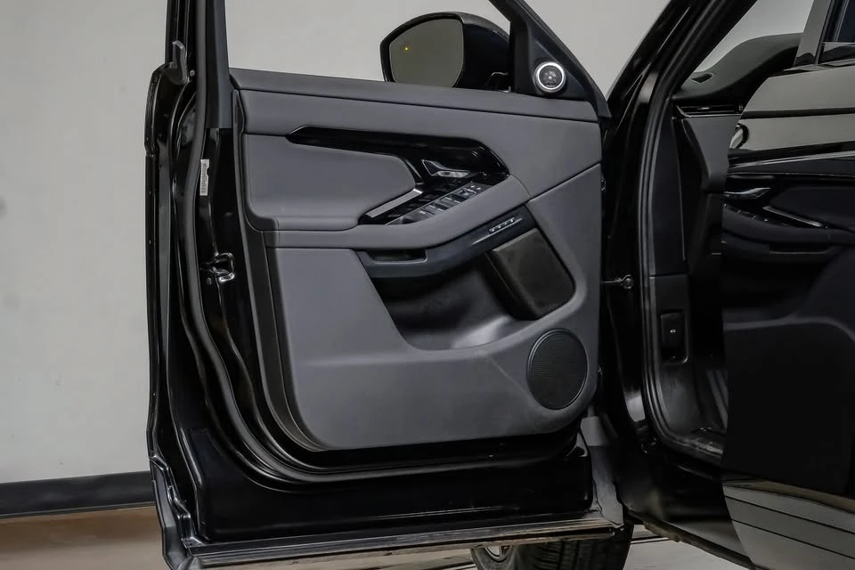 2024 Land Rover Range Rover Evoque 2nd Gen - Image 4 of 20