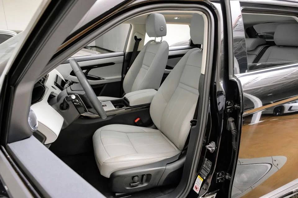 2024 Land Rover Range Rover Evoque 2nd Gen - Image 17 of 20