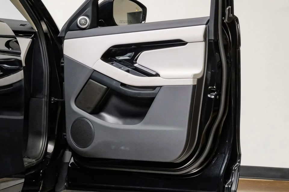 2024 Land Rover Range Rover Evoque 2nd Gen - Image 8 of 20