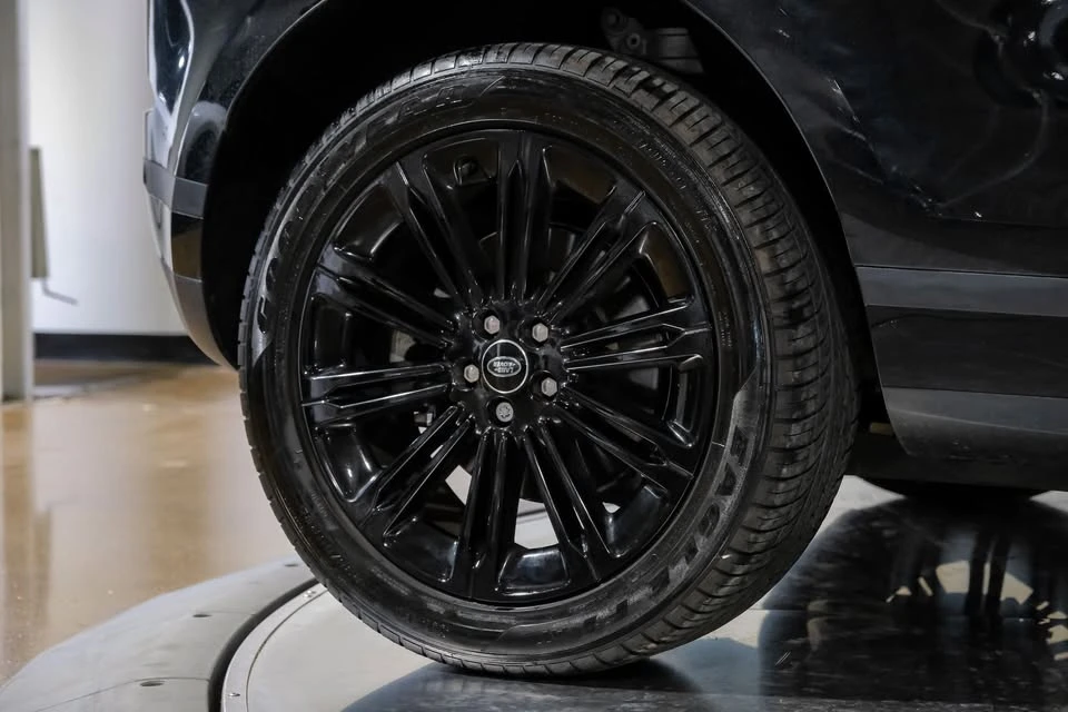 2024 Land Rover Range Rover Evoque 2nd Gen - Image 14 of 20