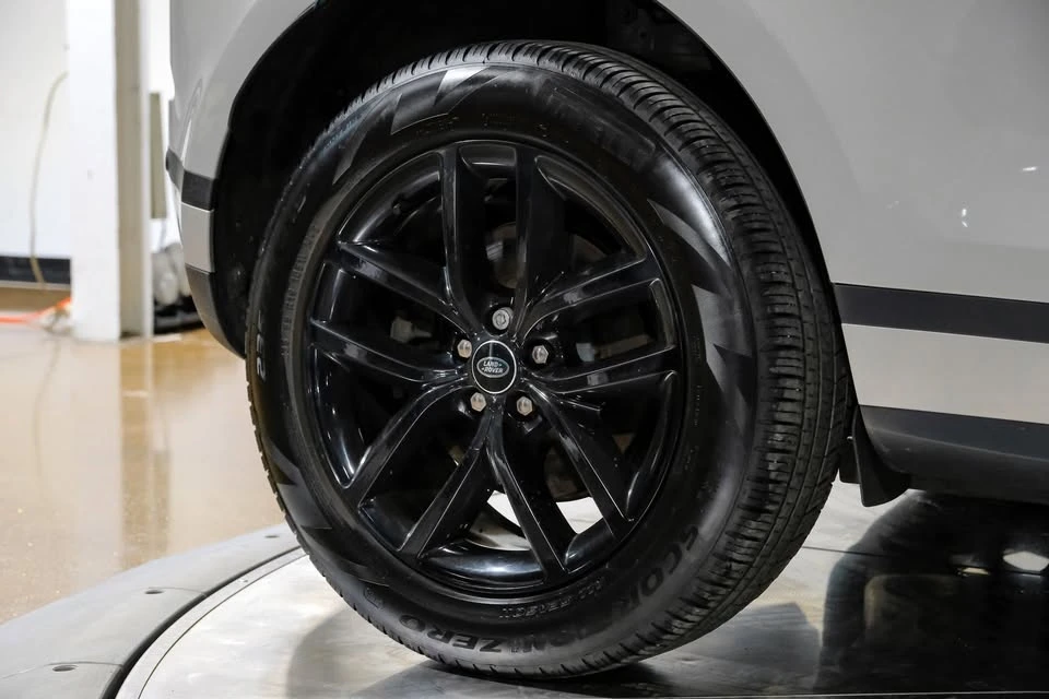 2024 Land Rover Range Rover Evoque 2nd Gen - Image 16 of 20