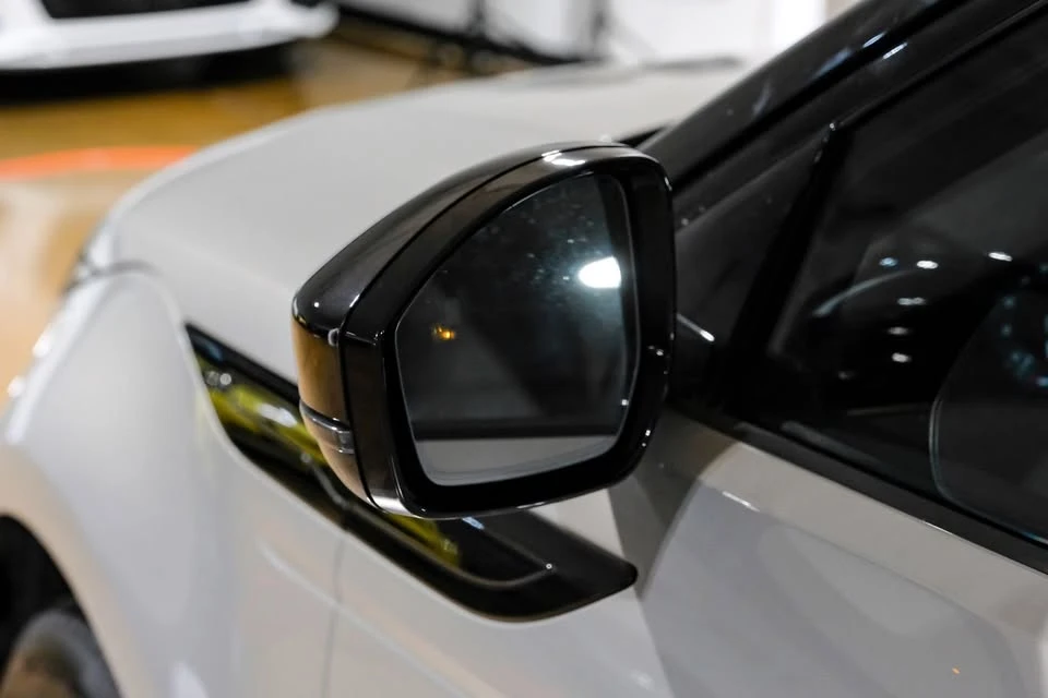 2024 Land Rover Range Rover Evoque 2nd Gen - Image 11 of 20