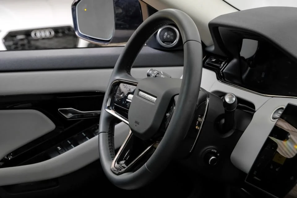 2024 Land Rover Range Rover Evoque 2nd Gen - Image 16 of 20