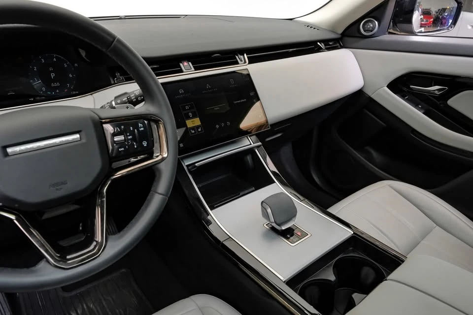 2024 Land Rover Range Rover Evoque 2nd Gen - Image 8 of 20