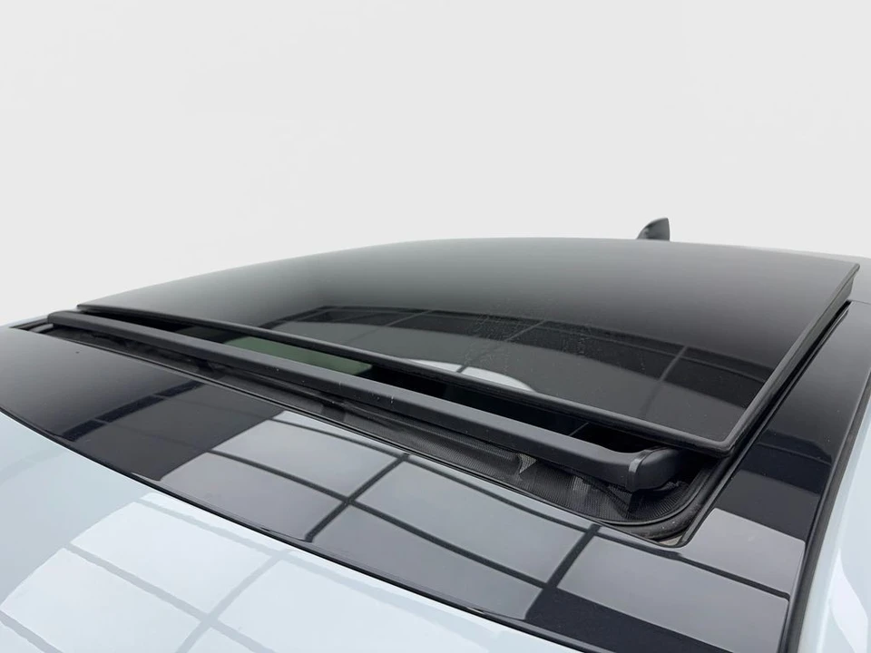 2024 Land Rover Range Rover Evoque 2nd Gen - Image 11 of 21
