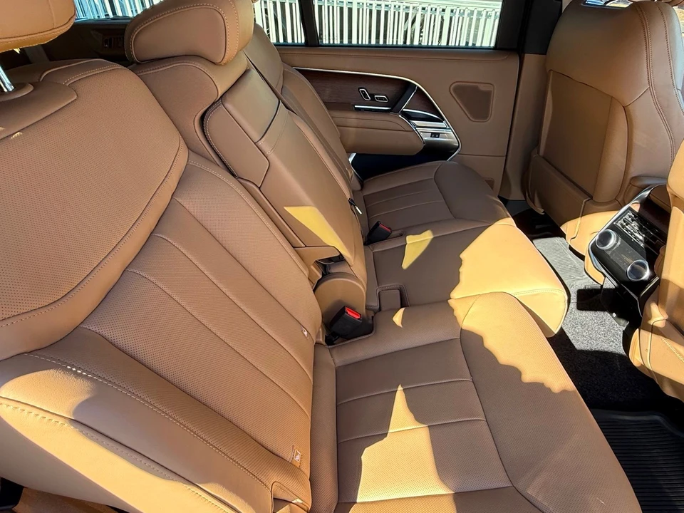 2024 Land Rover Range Rover L460 - Image 6 of 12