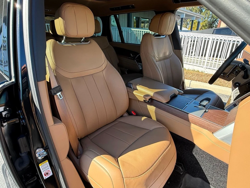 2024 Land Rover Range Rover L460 - Image 3 of 12