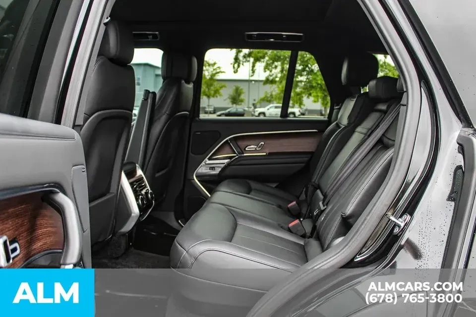 2024 Land Rover Range Rover L460 - Image 17 of 20