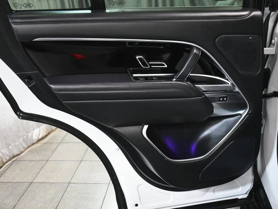 2024 Land Rover Range Rover L460 - Image 13 of 20