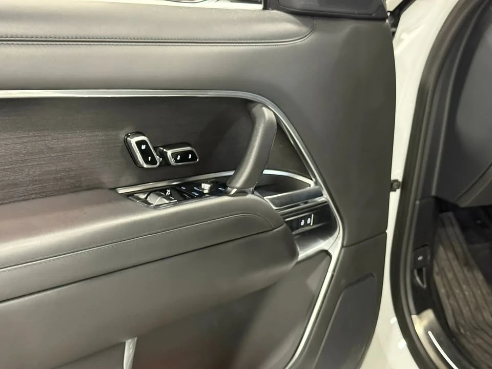 2024 Land Rover Range Rover L460 - Image 4 of 12