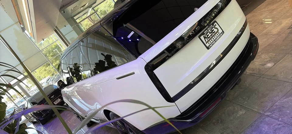 2024 Land Rover Range Rover L460 - Image 3 of 4