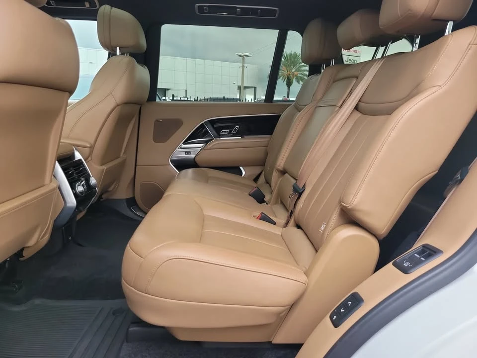 2024 Land Rover Range Rover L460 - Image 7 of 16