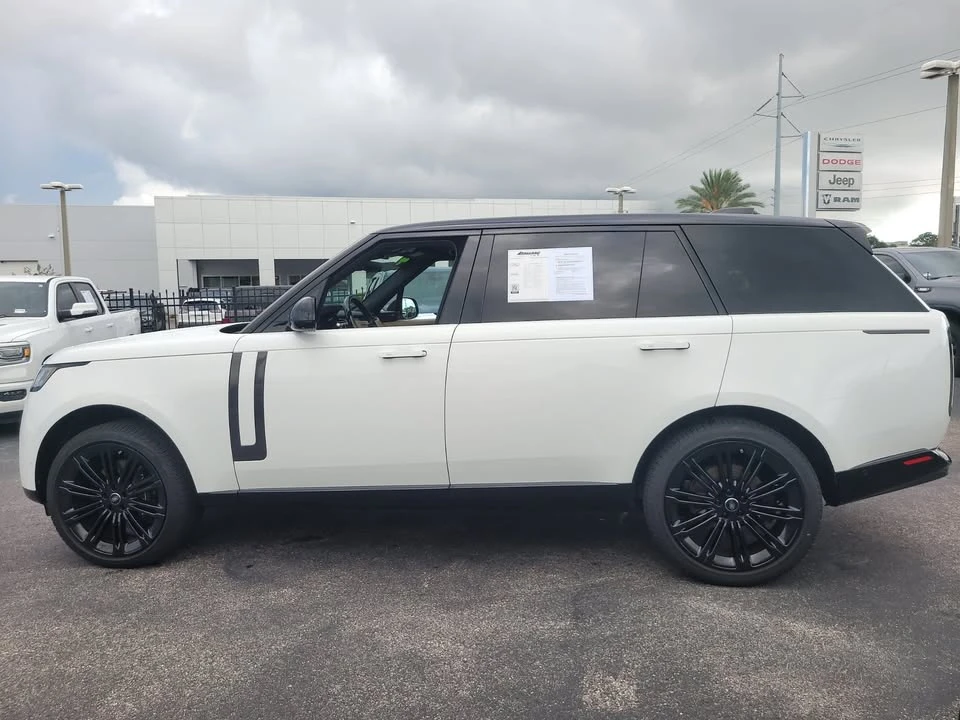 2024 Land Rover Range Rover L460 - Image 4 of 16