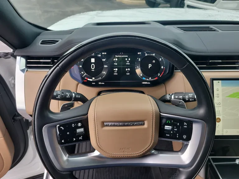 2024 Land Rover Range Rover L460 - Image 17 of 19