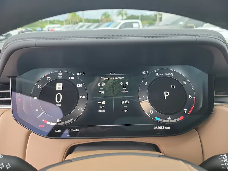 2024 Land Rover Range Rover L460 - Image 18 of 19