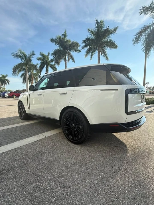 2024 Land Rover Range Rover L460 - Image 2 of 20