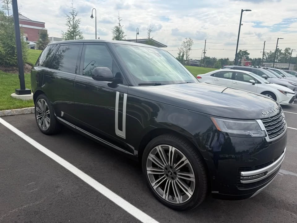 2024 Land Rover Range Rover L460 - Image 9 of 10