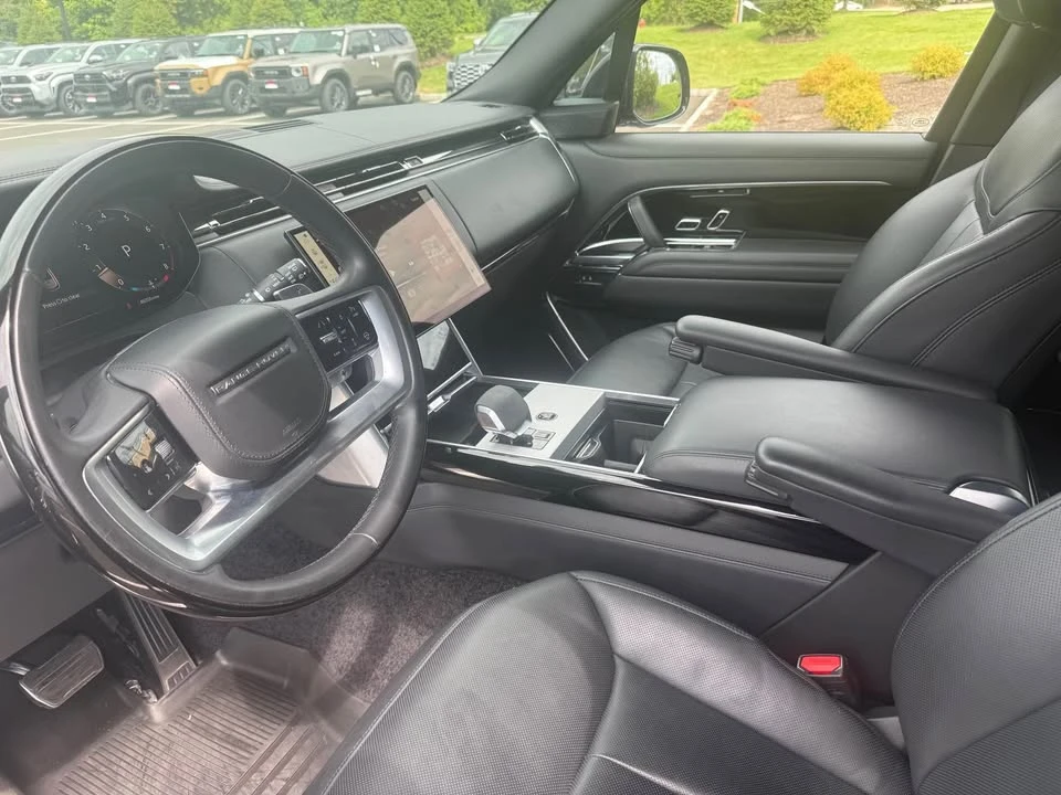 2024 Land Rover Range Rover L460 - Image 2 of 10
