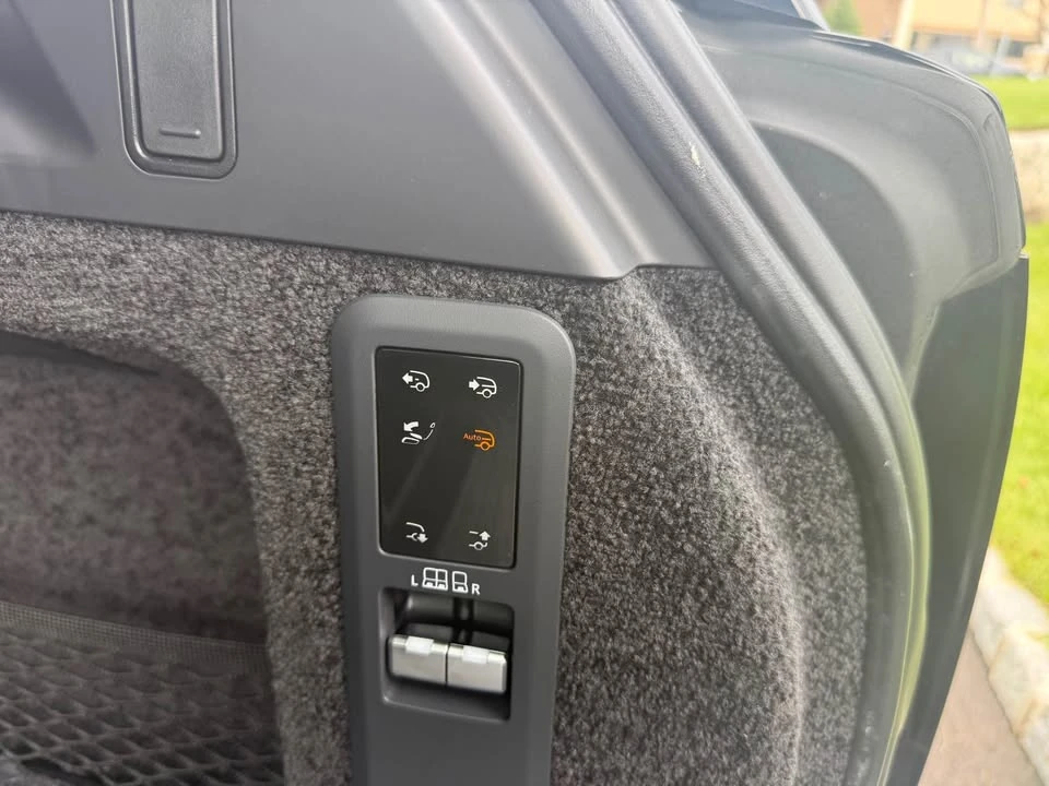 2024 Land Rover Range Rover L460 - Image 7 of 10