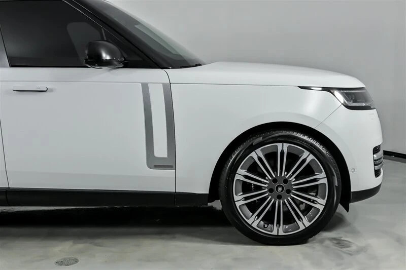 2024 Land Rover Range Rover L460 - Image 15 of 21