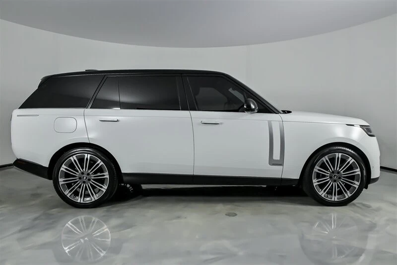 2024 Land Rover Range Rover L460 - Image 14 of 21
