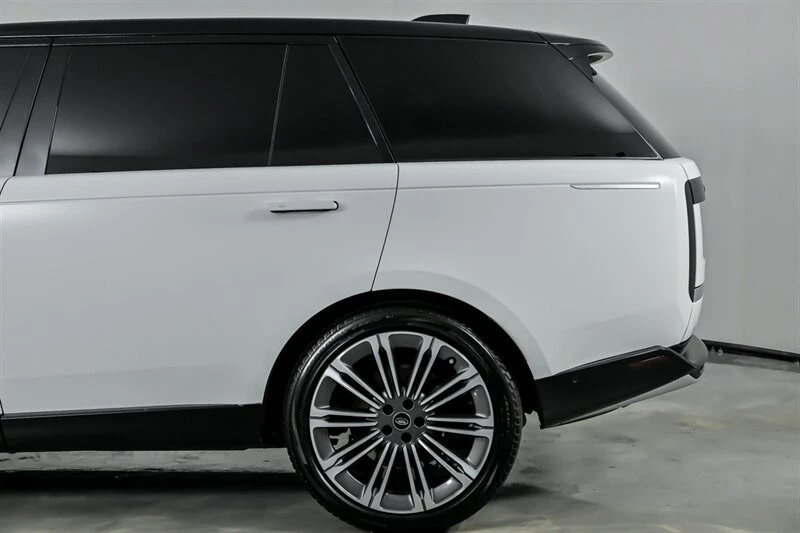 2024 Land Rover Range Rover L460 - Image 9 of 21